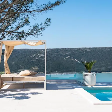 Villa Laguna Blu By Guide