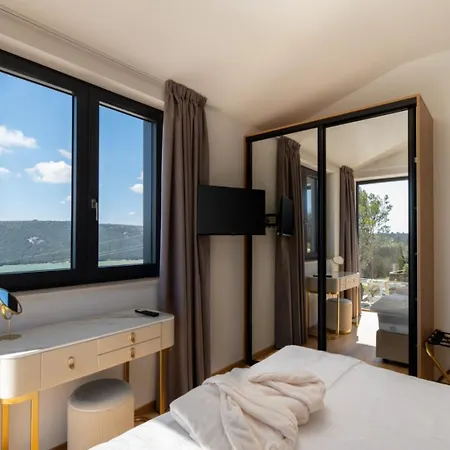 Laguna Blu By Guide *