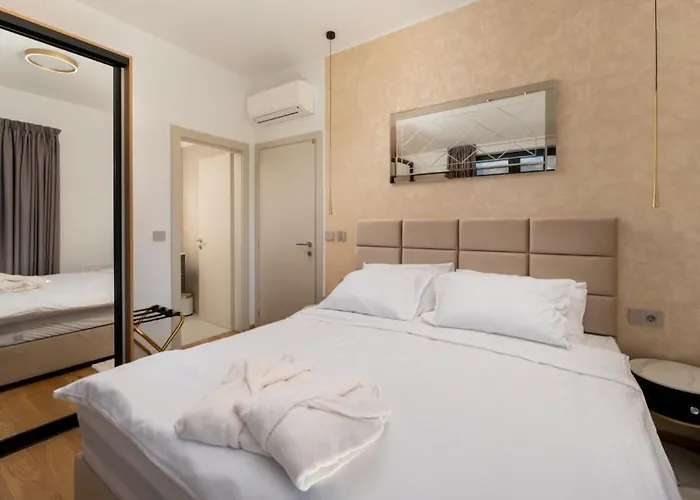 Villa Laguna Blu By Guide Trget