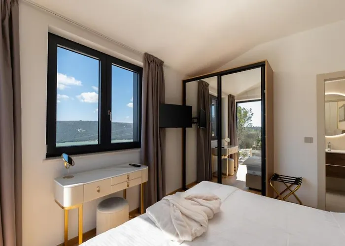 Laguna Blu By Guide Villa Trget