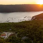 Villa Laguna Blu By Guide *